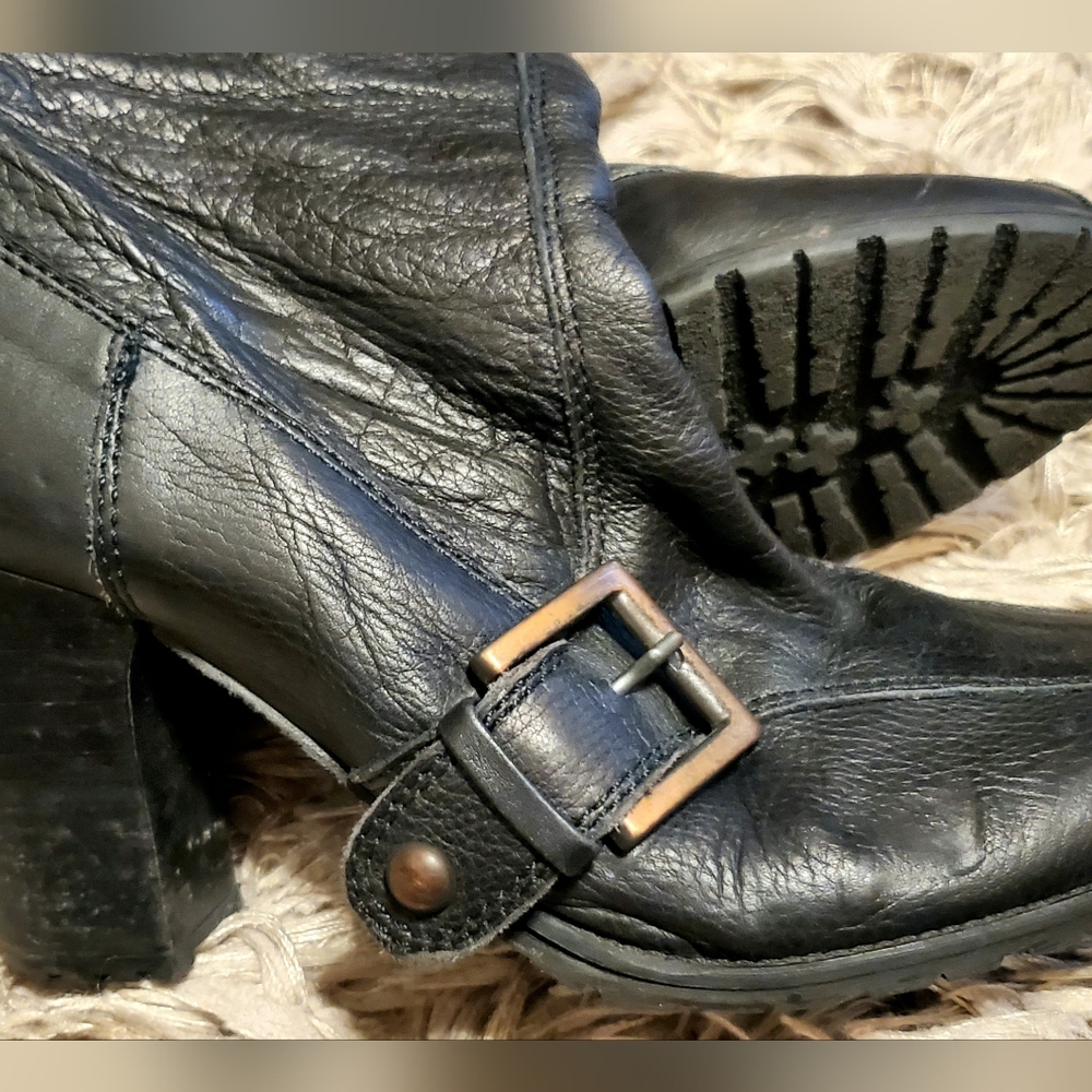 Beautiful Spanish Artisan-Made Leather Boots -- Well-loved - Picture 9 of 16